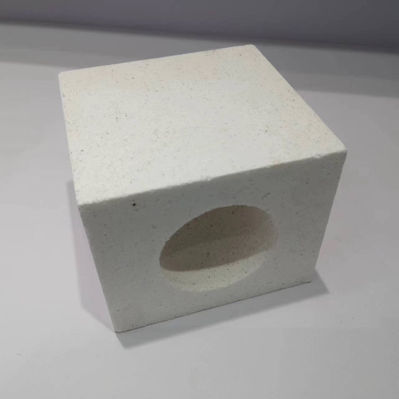 無(wú)鈣硅磚
